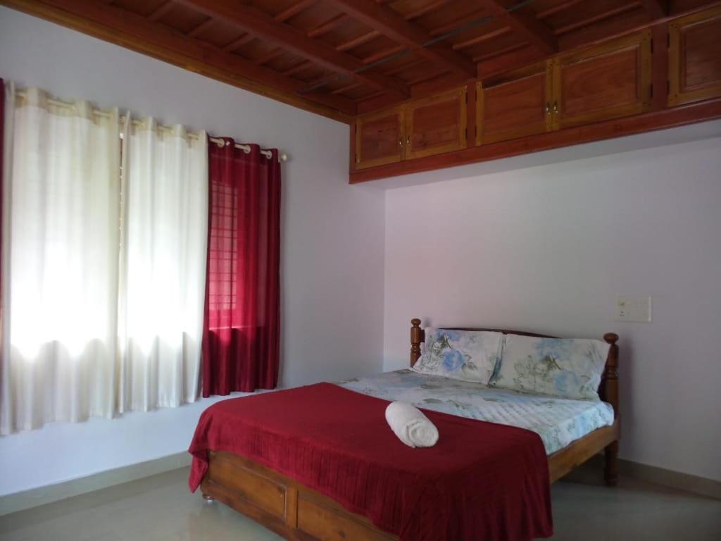 Suntikoppa Coorg Divine Spark Home Stay מראה חיצוני תמונה