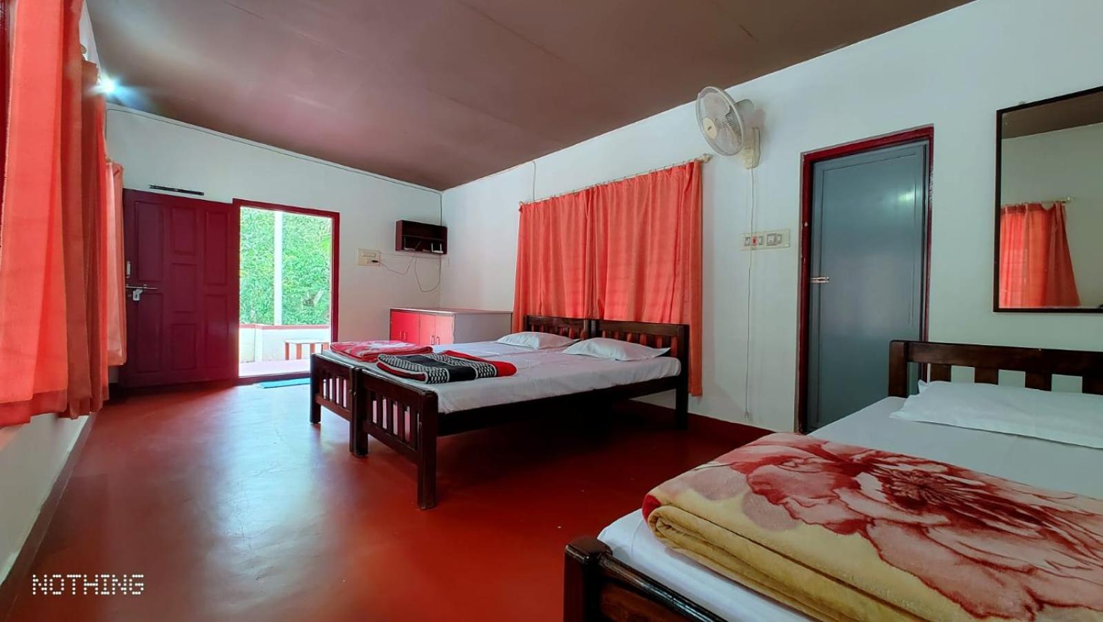 Suntikoppa Coorg Divine Spark Home Stay מראה חיצוני תמונה