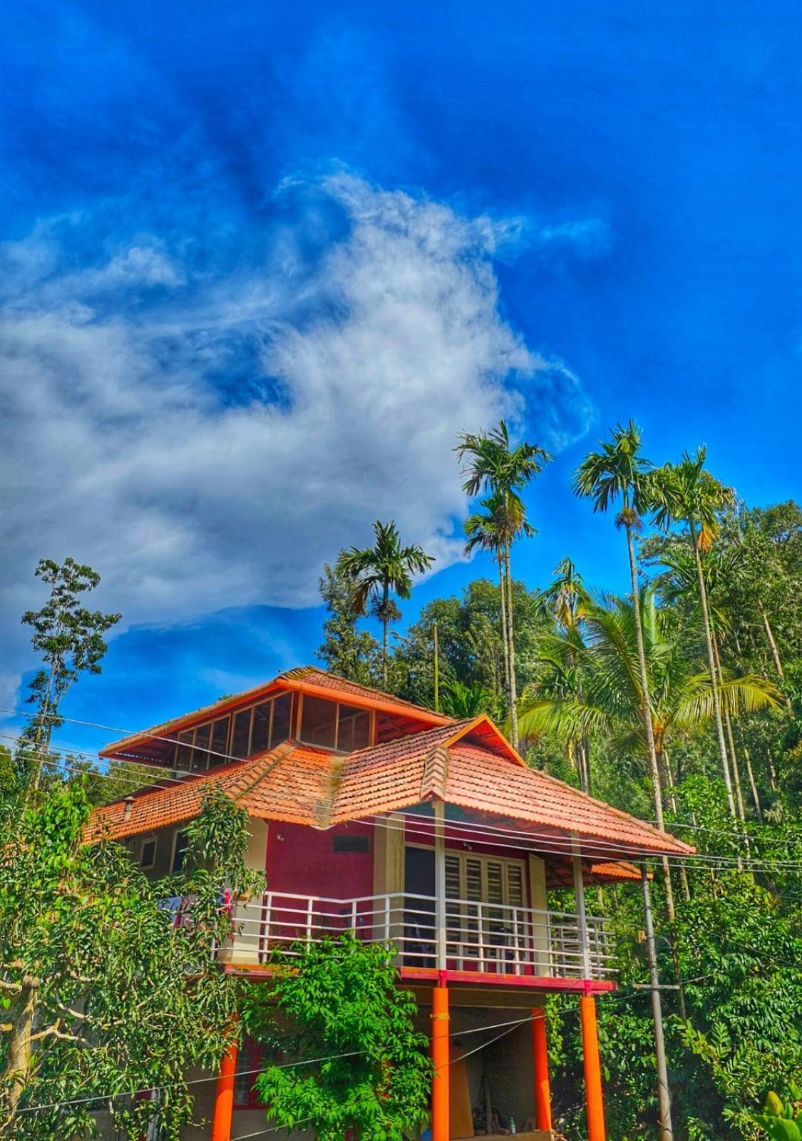 Suntikoppa Coorg Divine Spark Home Stay מראה חיצוני תמונה