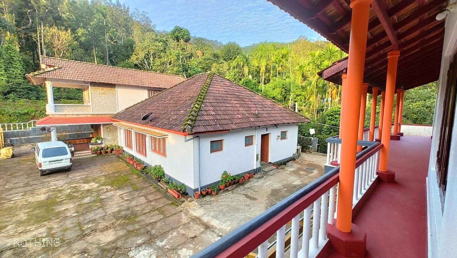 Suntikoppa Coorg Divine Spark Home Stay מראה חיצוני תמונה