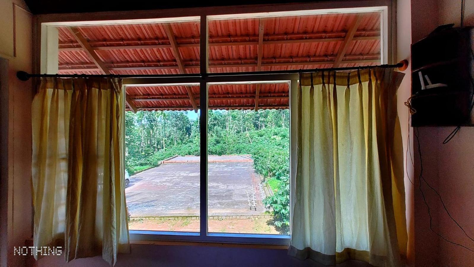 Suntikoppa Coorg Divine Spark Home Stay מראה חיצוני תמונה